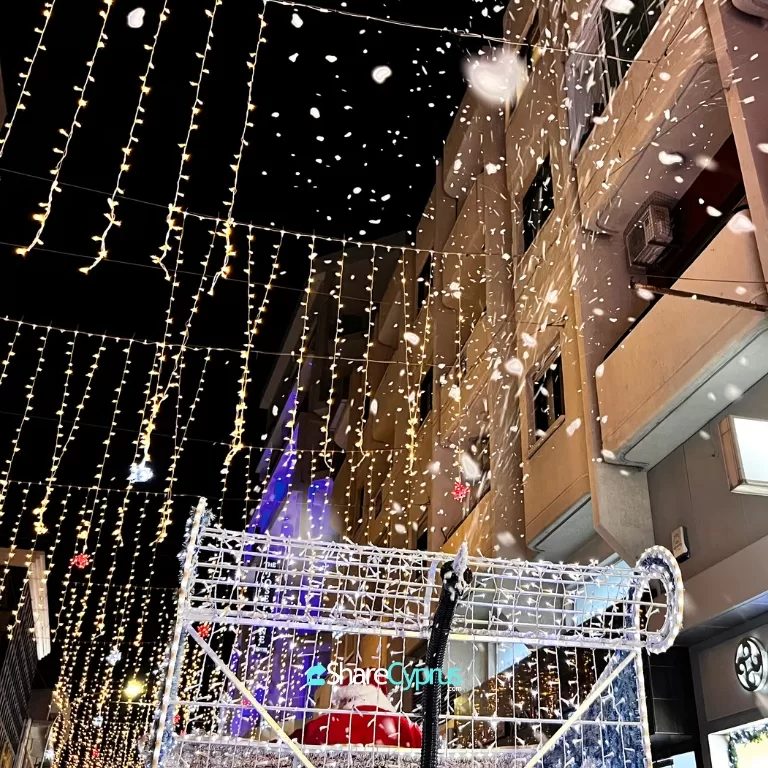 The Larnaca Christmas Parade.. look, it's snowing in Larnaca!